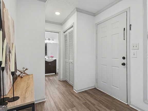 3rd image of 3293 Clairmont North NE