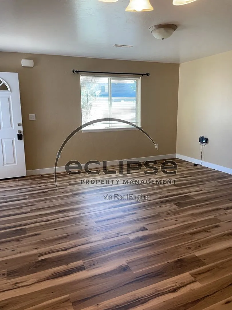 3 bed, 2.0 bath, 1088 sqft, $2,150 — Photo 4
