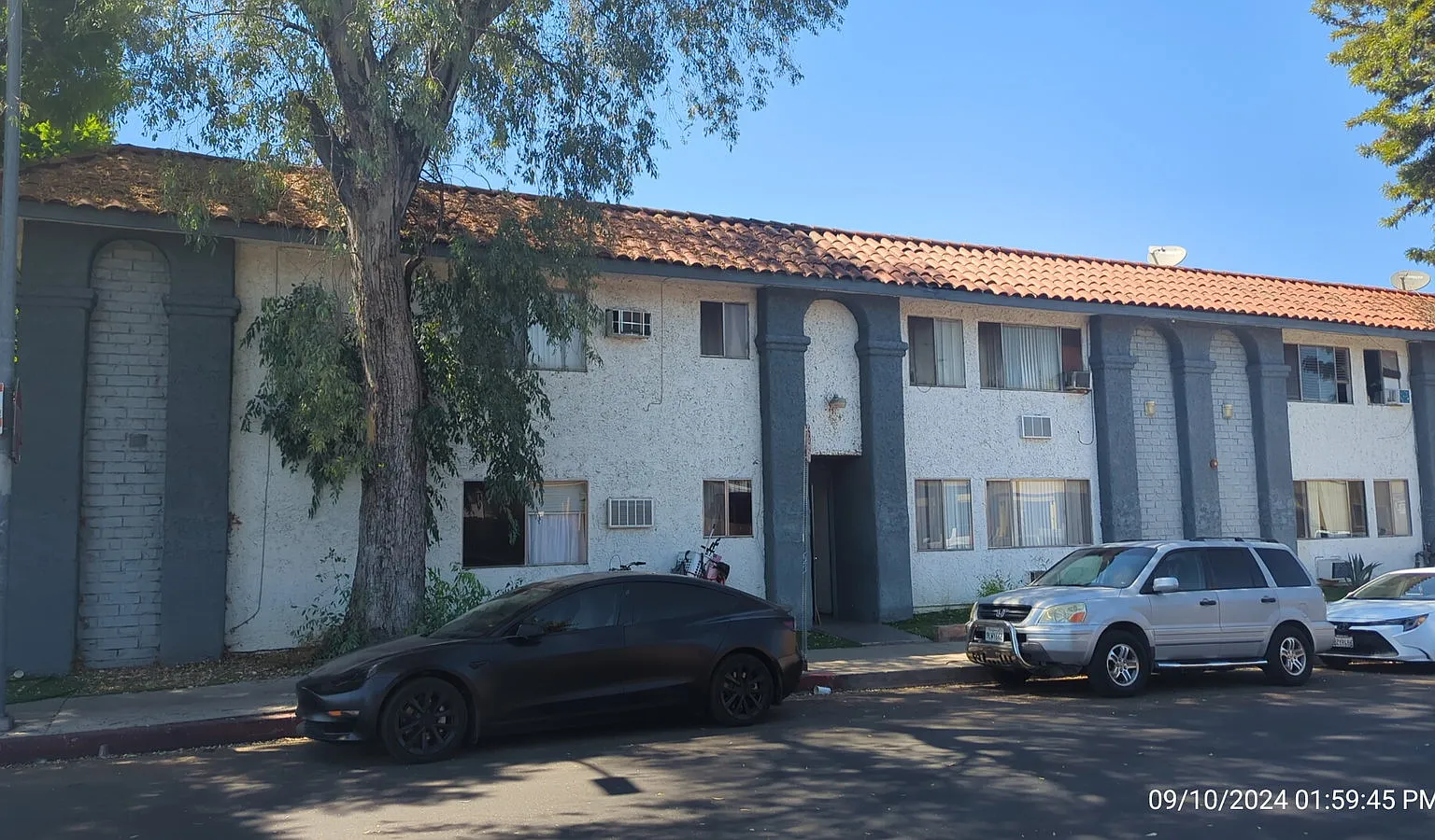 6815 Kelvin Ave. — Photo 1