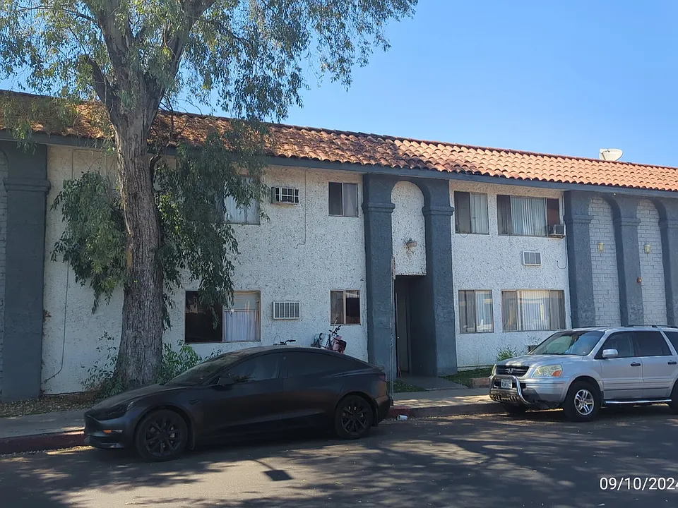 6815 Kelvin Ave.