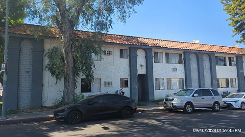 6815 Kelvin Ave. Photo 1