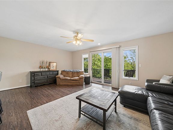 4th image of 275 Huntingdon Ave