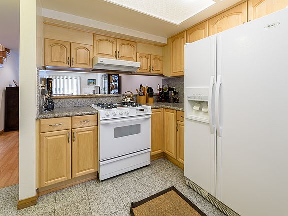 4th image of 635 E Angeleno Ave APT G