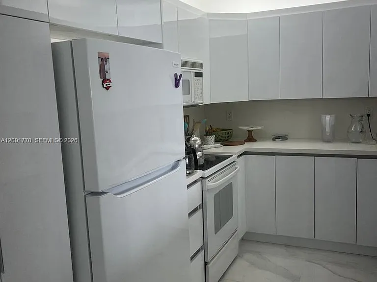 100 Bayview Dr #1006 — Photo 12