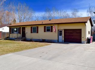 1606 Lincoln Ave NE, Devils Lake, ND 58301