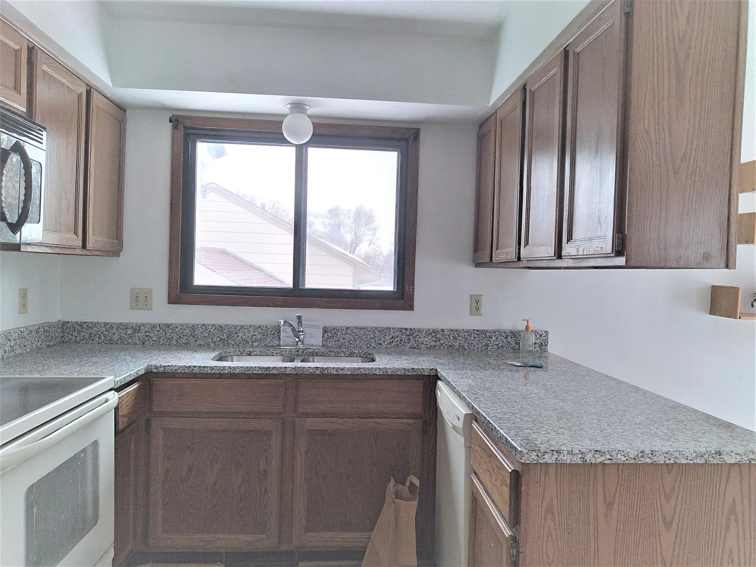 12333 Travois Rd — Photo 3