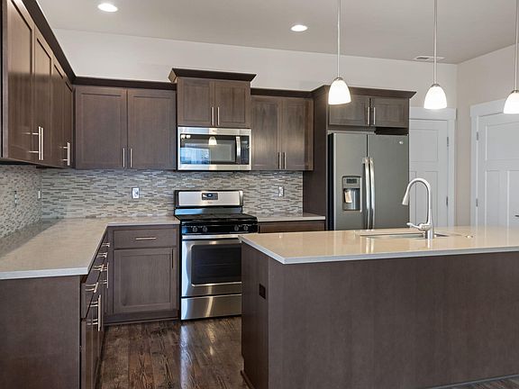 5th image of 20510 Stanford Pl