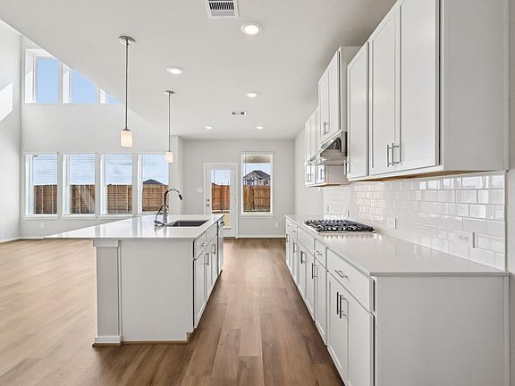 5th image of 2715 Clapbread Ln