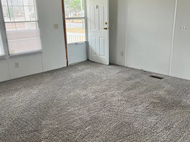 637 Colonial Dr — Photo 21
