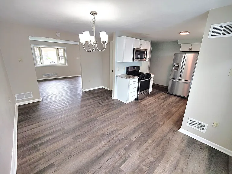 1704 Anna Ave — Photo 9