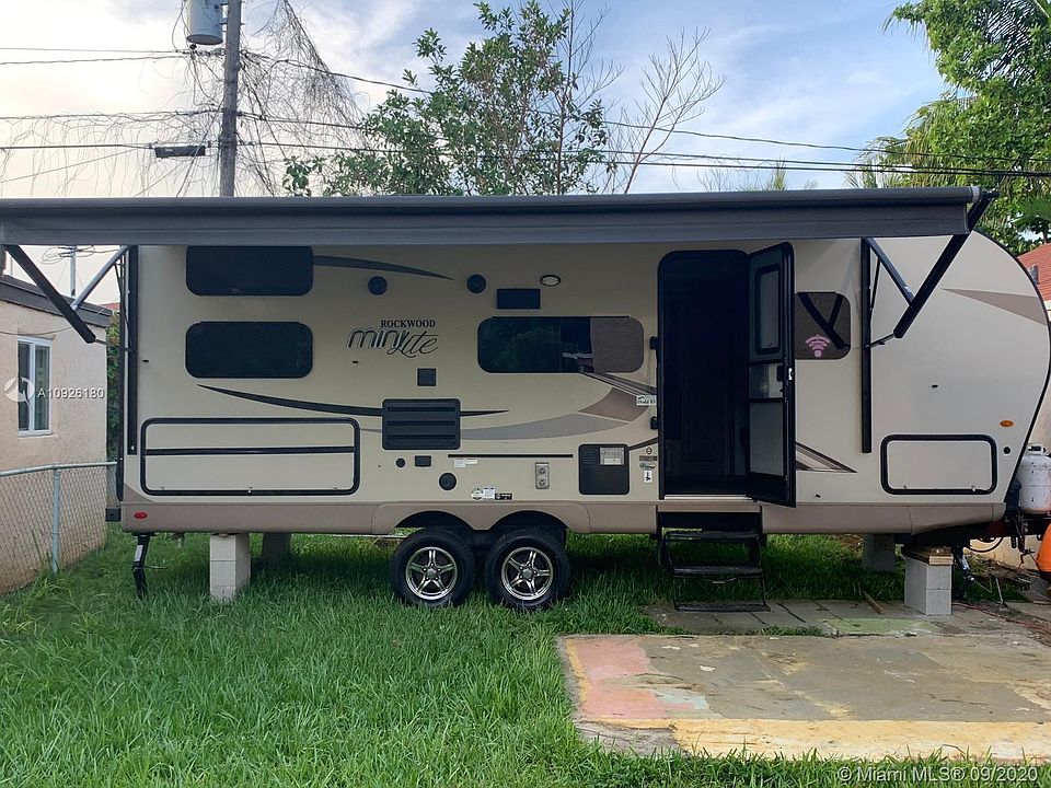 1st image of 275 NW 81st St #3