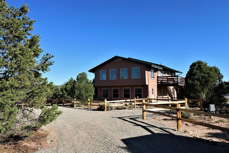 1st image of 15970 Holloway Ln