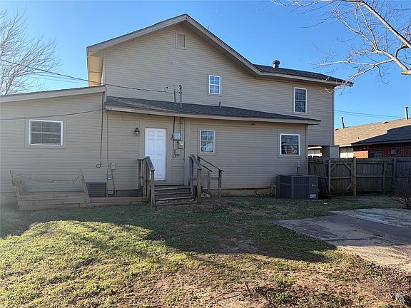 3rd image of 5621 NW 42nd St