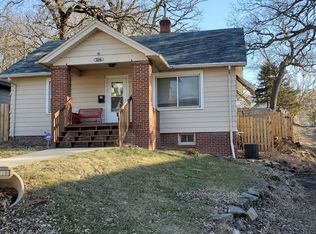 706 Fulton Dr, Des Moines, IA 50315