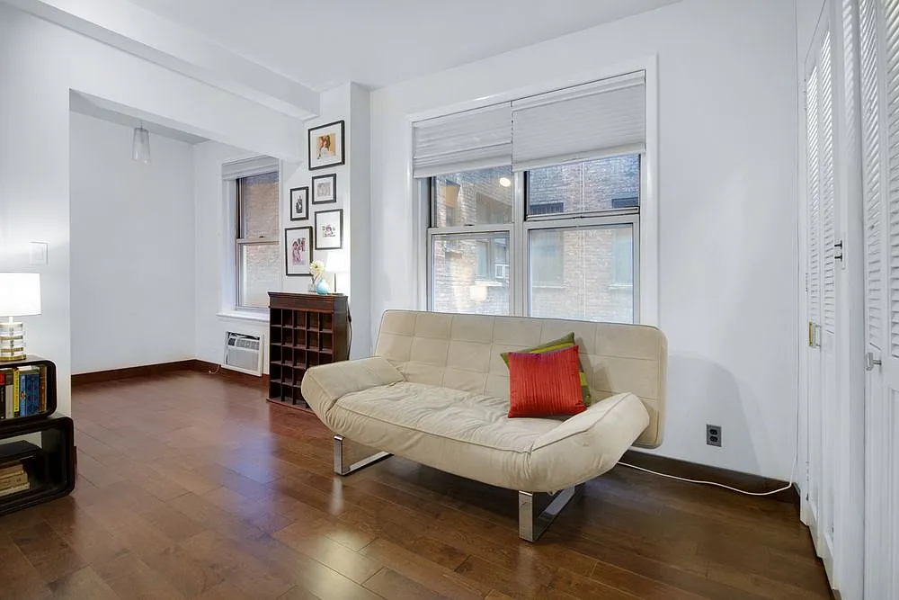 25 W 64th St APT 4C photo 1