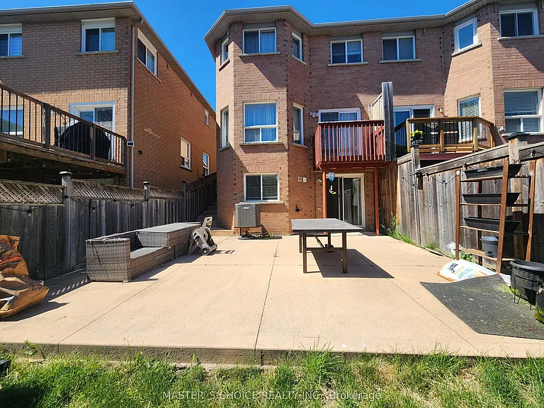 82 Bellagio Cres #BASEMENT — Photo 1