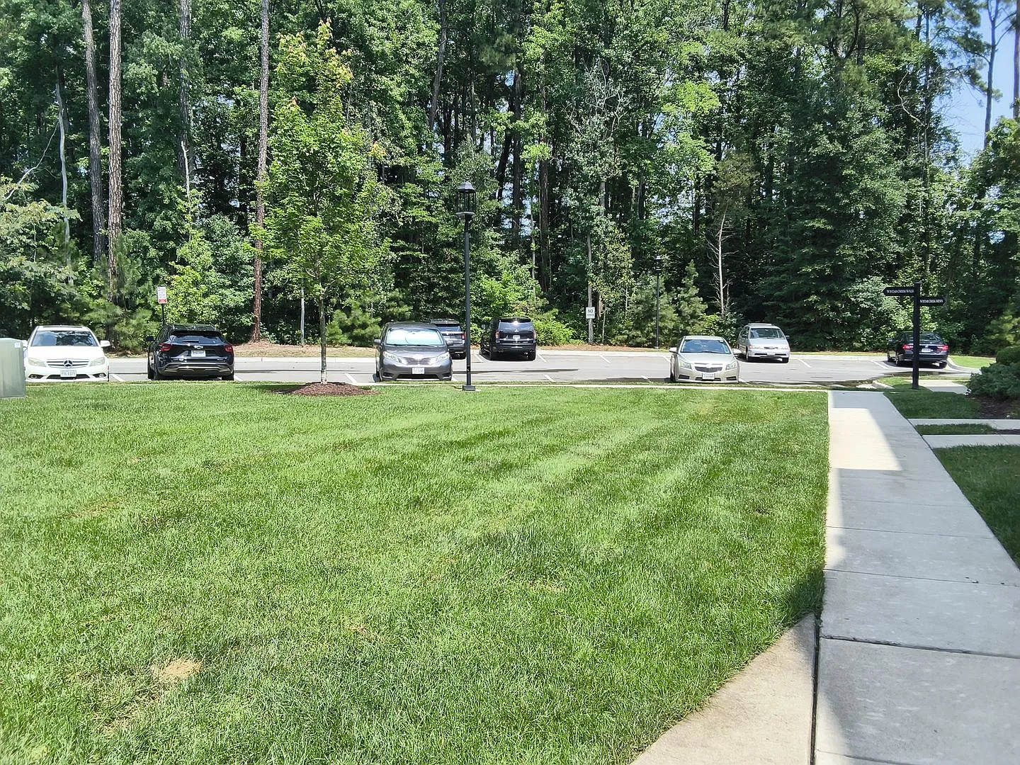 Modern 3 Bed 2.5 Bath Townhouse/Condo Near West End Henrico — Photo 3