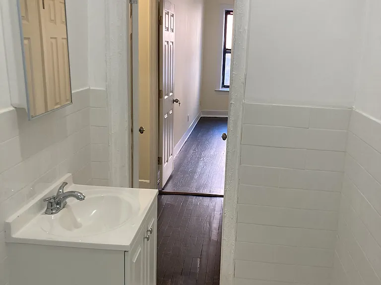 45-54 39th Pl #2E — Photo 17