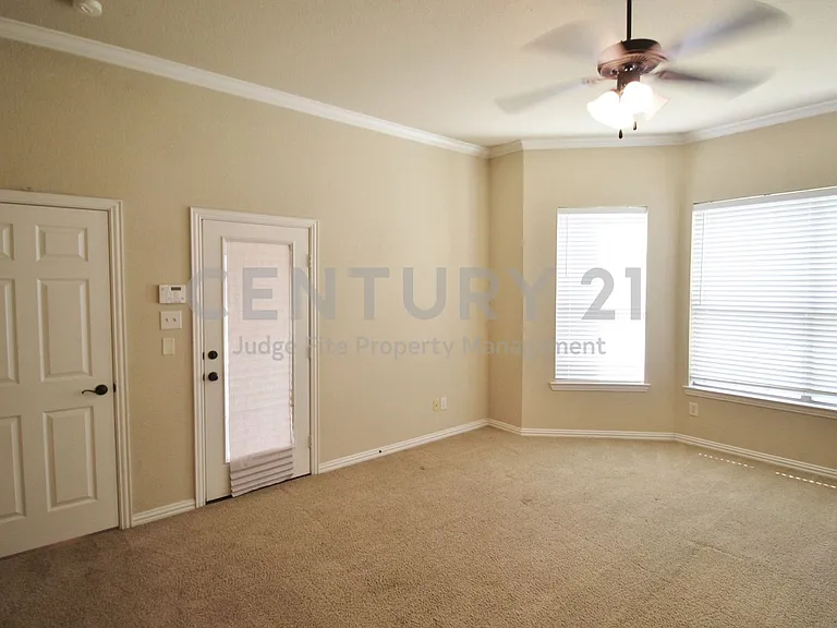 2610 Tall Meadows Dr — Photo 15