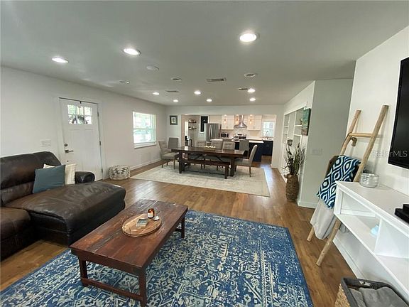 2nd image of 3303 W Paul Ave