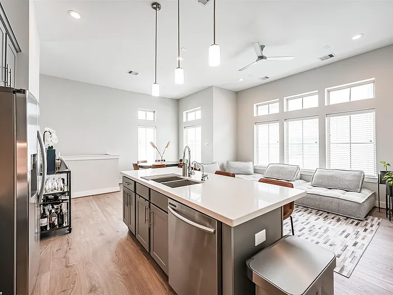 5209 Allen St #F — Photo 34