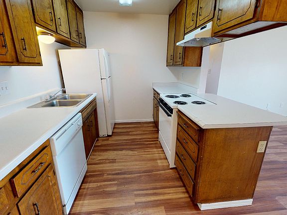 4th image of 2635 Lawrence St APT 1