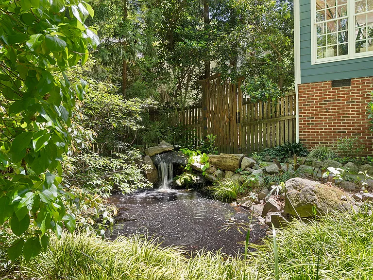 1011 New Chester Ct — Photo 55