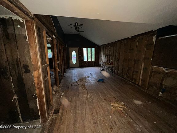 3rd image of 6 Snyders Ln