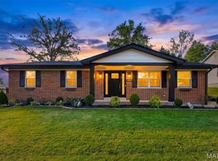 4456 Sunhill Dr, Saint Louis, MO 63128