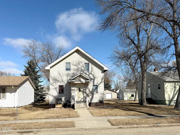 819 2nd Ave NE, Aberdeen, SD 57401