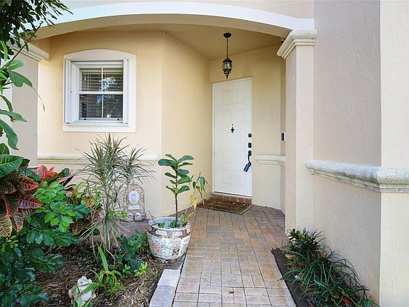 4th image of 1050 Corkwood Street
