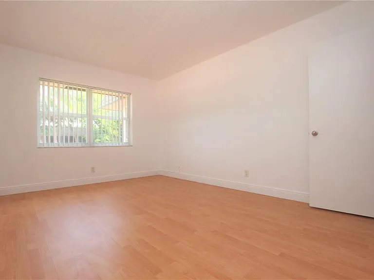 760 SE 2nd Ave #C207 — Photo 15