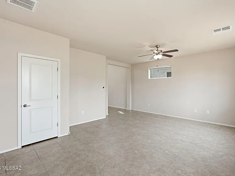 2815 N Fair Oaks Ave — Photo 8