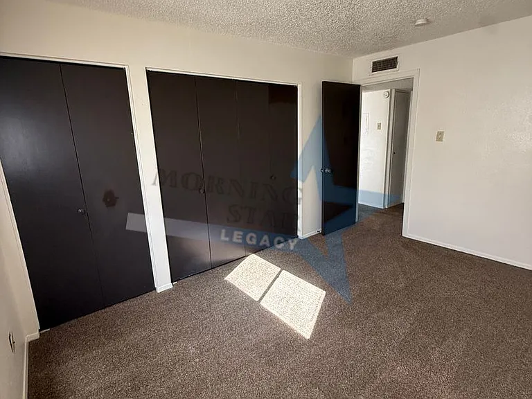Puerta Del Sol Apartments — Photo 7