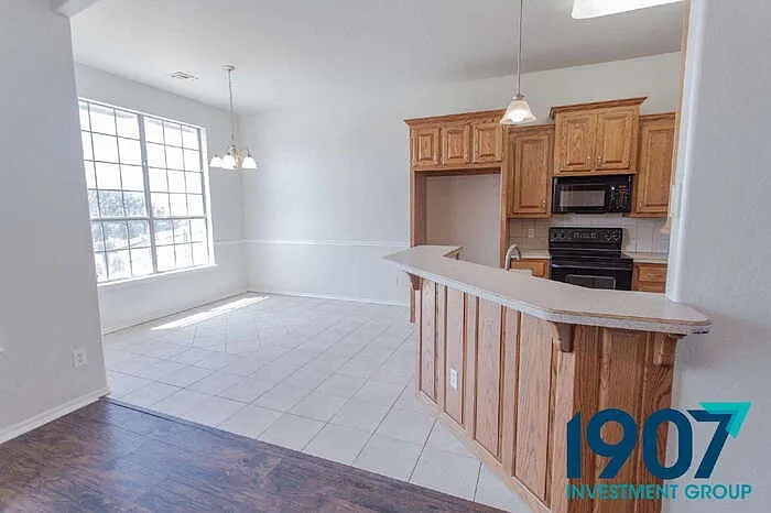 501 Madeline Ln — Photo 31