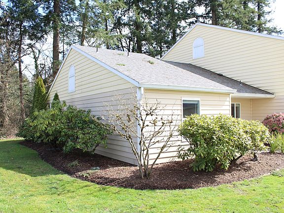 3rd image of 13216 NE Salmon Creek Ave Unit H1