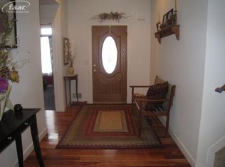 2479 Golfview Cir, Fenton, MI 48430