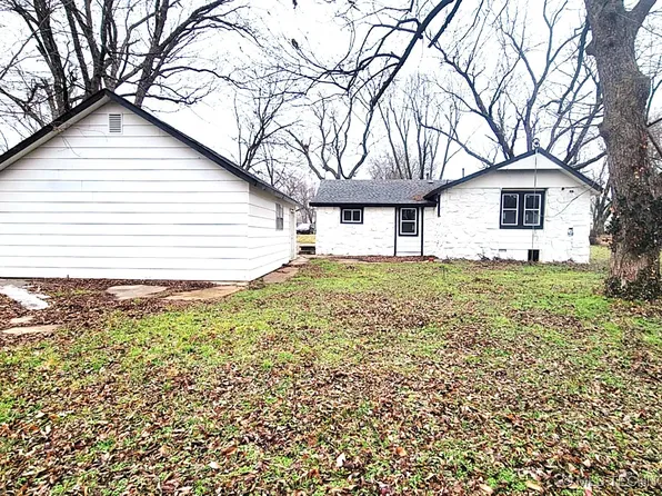 215 N Pine St, Oologah, OK 74053