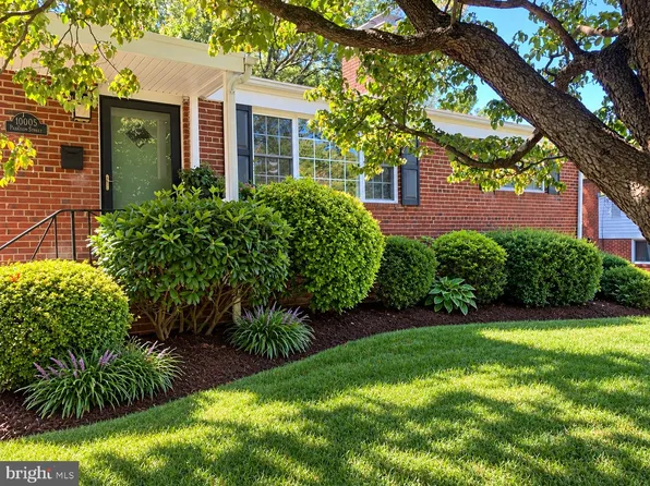 10005 Peterson St, Fairfax, VA 22031