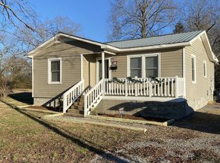 110 Stone St, Smithville, TN 37166