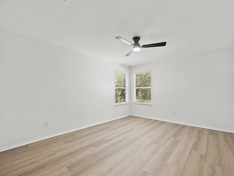 1818 Lost Maples Loop — Photo 16