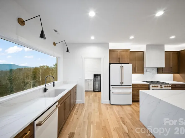 3026 Parker Padgett Rd, Old Fort, NC 28762