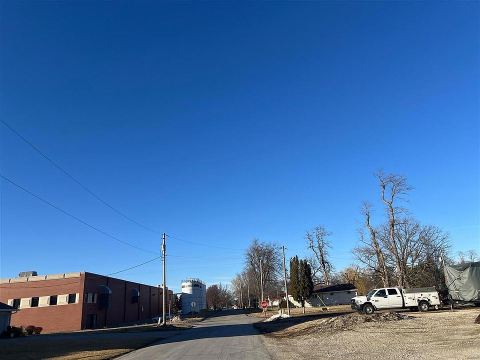 2nd image of 305 S 10th St