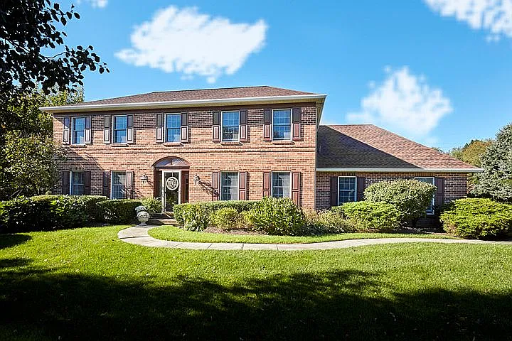 536 Beaumont Cir photo 1