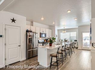 1127 E Hatch Row, Saratoga Springs, UT 84045