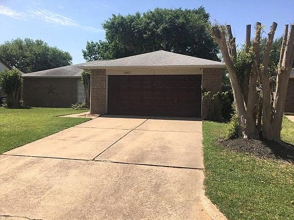 2nd image of 19827 Packwood Dr