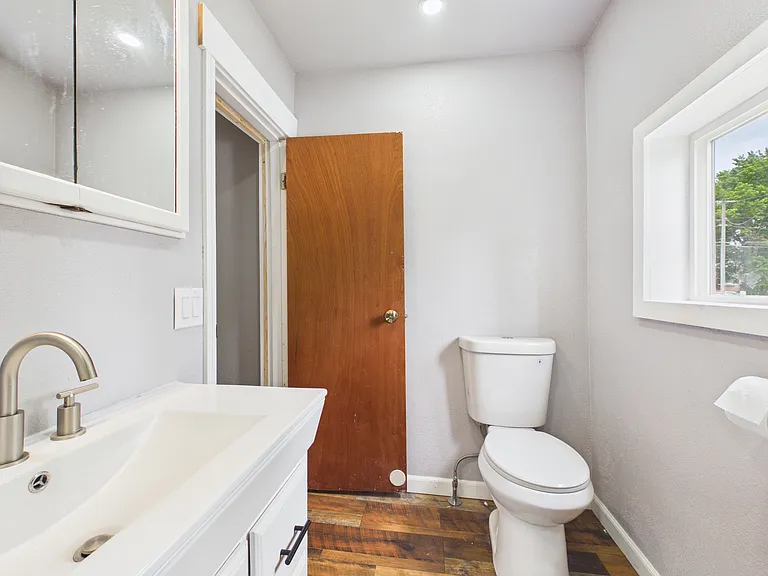 323 Jackson St — Photo 20