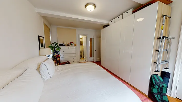 Rented by Bond New York | media 16