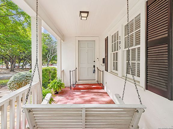 5th image of 105 ROSEMARY AVE