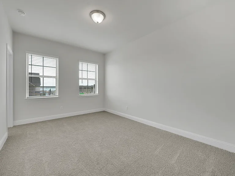 7929 Bayside Dr — Photo 34